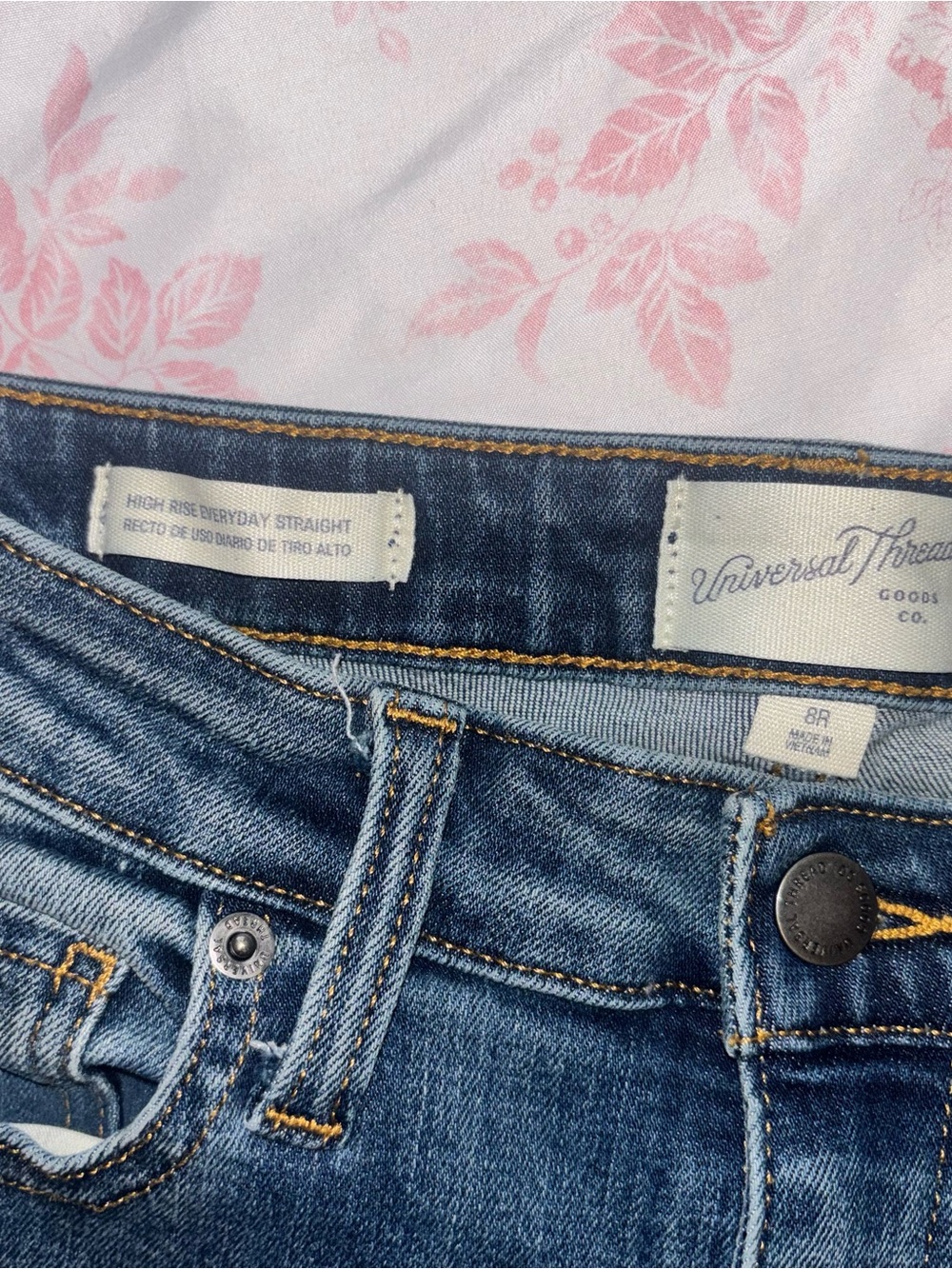 Universal Thread HIGH RISE EVERYDAY STRAIGHT Jeans - Picture 4 of 4